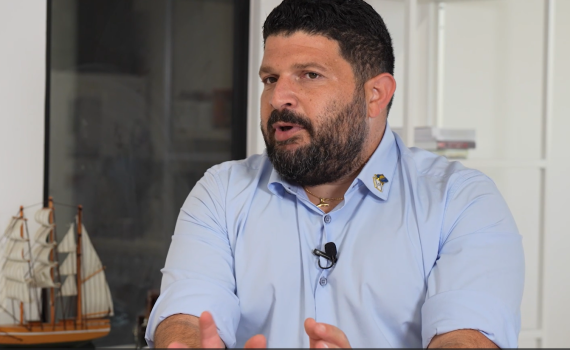 ח"כ אלמוג כהן: לבטל את הפטור ממס של "אחים לנשק"