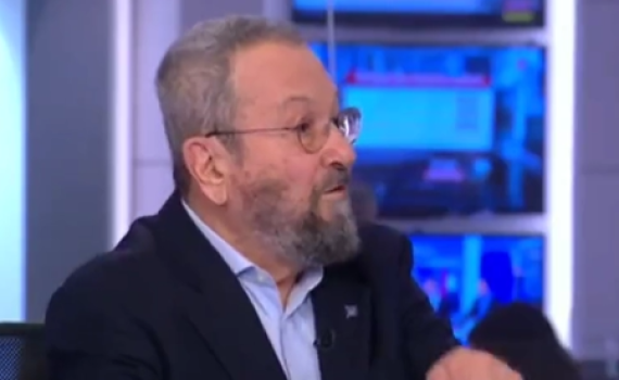 עמית סגל שאל; אהוד ברק התפוצץ עליו. צפו