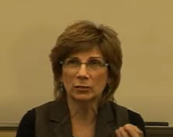 בזמן השבעה על אמו; רעייתו של השר לשעבר נפטרה