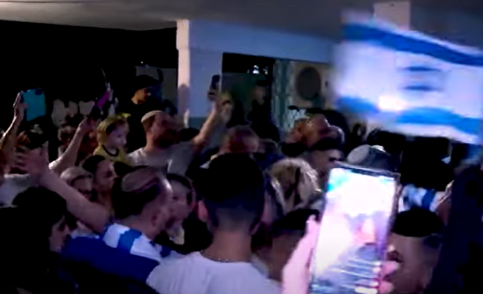 הצצה לסיפורה המטורף של המשפחה שריגשה מדינה שלמה