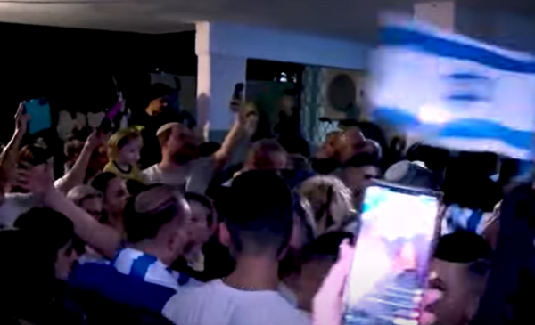 הצצה לסיפורה המטורף של המשפחה שריגשה מדינה שלמה