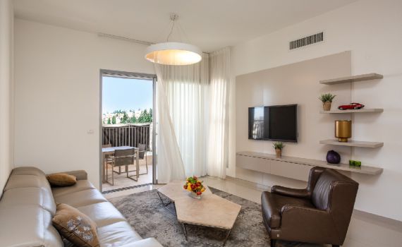 1+1 על כרטיס זכייה בדירה בירושלים!! >>