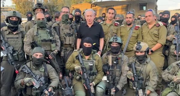 נתניהו ללוחמים: "אנחנו כבר יותר מבפאתי העיר עזה"