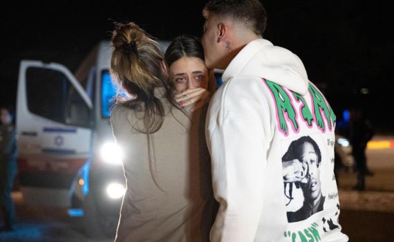 החטופות המשוחררות בתמונות ראשונות בישראל