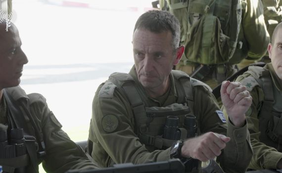 הרמטכ"ל: "מוכנים כל רגע לעבור למתקפה בצפון"
