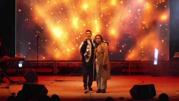 צפו: הראל סקעת ב"שיר למעלות" לצד ניצולה מהמסיבה