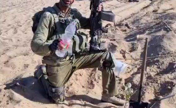 צה״ל החליט שלא להדיח את הלוחם שנטע עץ בגוש קטיף