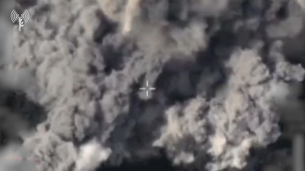 צפו: צה״ל תקף בלבנון ופוצץ מחסני תחמושת