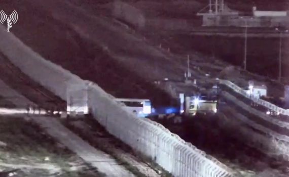 תיעוד: כניסת החטופים לשטח ישראל