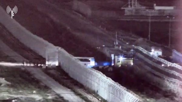 תיעוד: כניסת החטופים לשטח ישראל