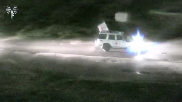 החטופים הגיעו לידי הצלב האדום