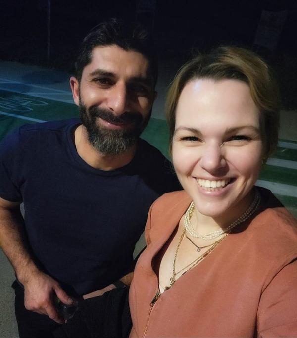 הסופרת והמנחה הסרוגה התארסה בגיל 39