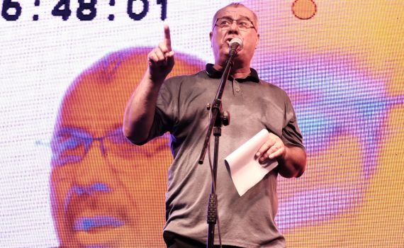 המשטרה עצרה ח"כ לשעבר שארגן הפגנה לא חוקית