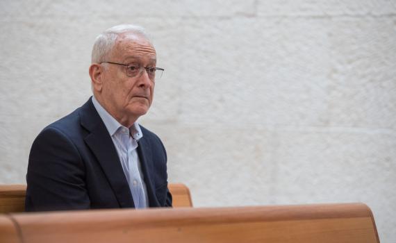 כתבי הארץ נגד עמוס שוקן: "מעשי רצח אינם אמצעי ראוי"