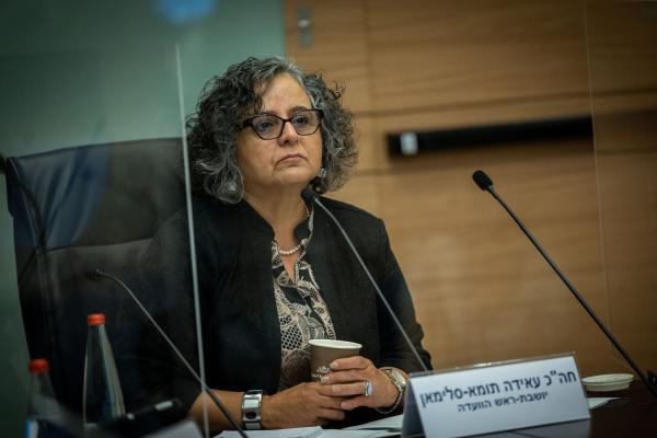 תומא-סלימאן תוקפת: "מרסקים את חופש הביטוי"