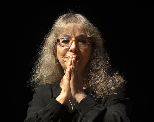 "בן הארץ הזאת": דורית ראובני בשיר חדש