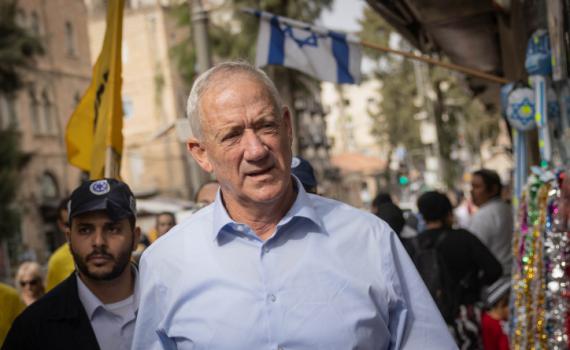 לא עוצר | סקר: גנץ בשיא מנדטים של כל הזמנים