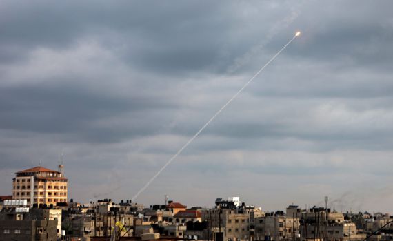 נפילה בראשון לציון במטח טילים לעבר המרכז והשפלה