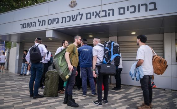 בצל המלחמה: בתו של השר הבכיר התגייסה לצבא