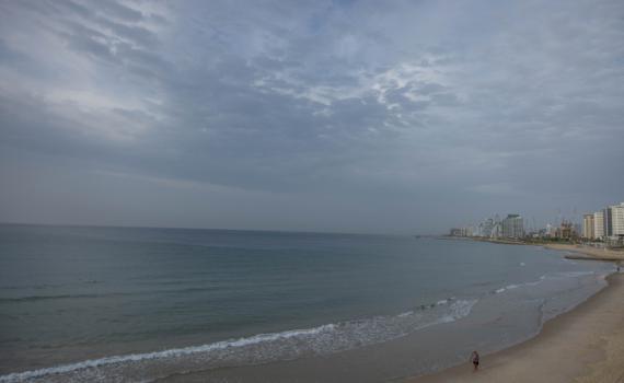 משרד הבריאות מזהיר: איסור רחצה בכל החופים בארץ