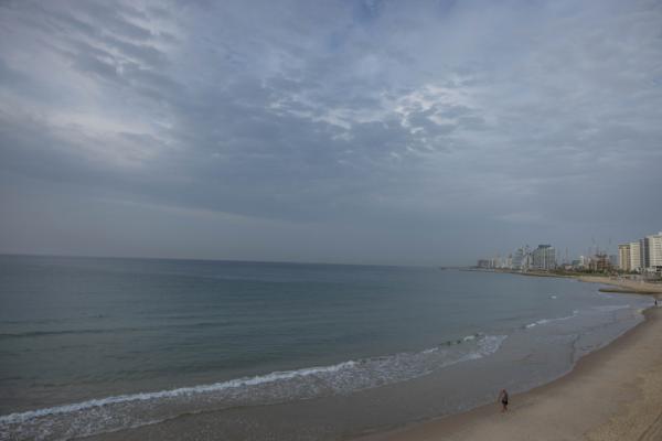 משרד הבריאות מזהיר: איסור רחצה בכל החופים בארץ