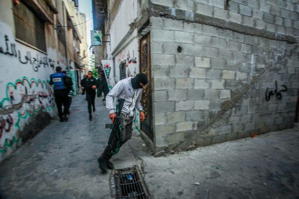 מתוך עזה: מעל 100 מחבלים נלקחו לחקירה