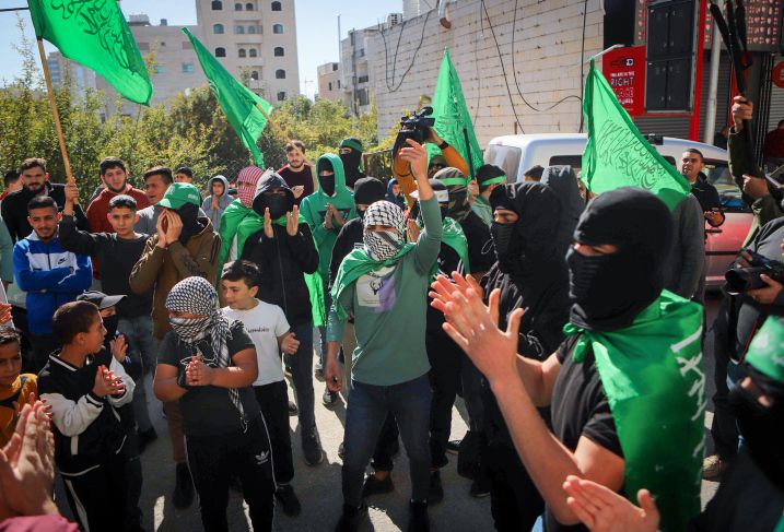 כמו בשואה: המכתב שחמאס אילץ את החטופות לכתוב