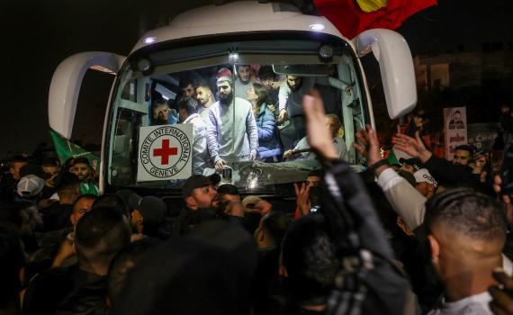 מדהים: השתחרר בעסקת החטופים וסירב לחזור