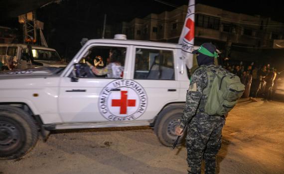 צה"ל מודיע: הצלב האדום בדרך לנקודת המסירה של החטופים