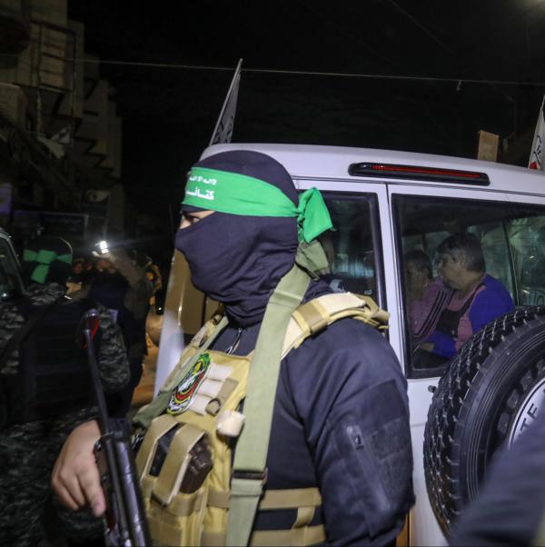 הבכיר טוען: זה האיש היחיד שיכול להחזיר את החטופים