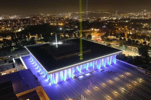 חודש למלחמה: הכנסת במיצג מיוחד למען החטופים