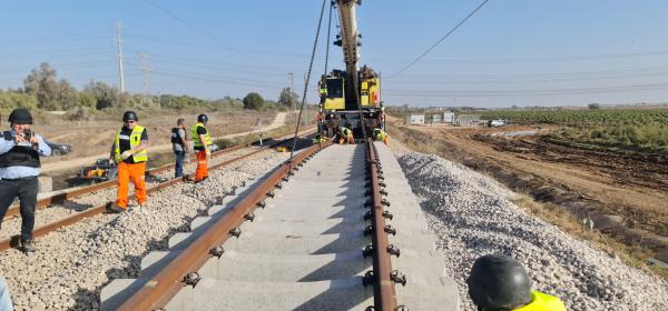 טרגדיה: אישה נהרגה לאחר שנפלה לפסי רכבת