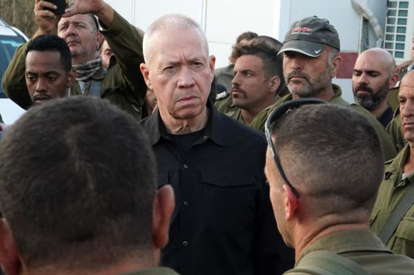 גלנט: הלחץ על חמאס מקדם את שחרור החטופים