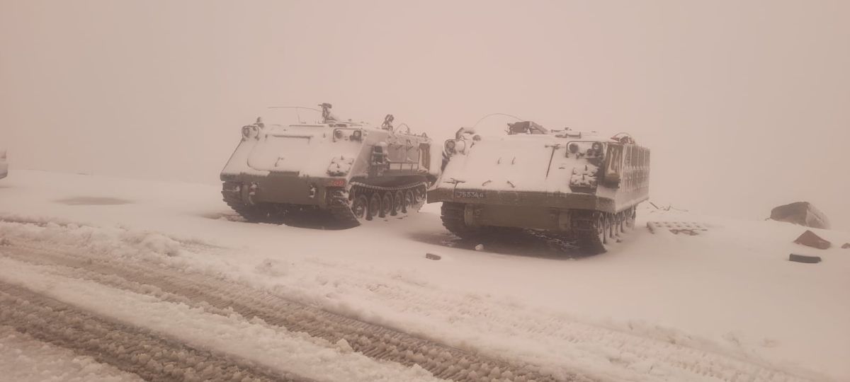 תיעוד מרהיב: השלג נערם; הטנקים בצפון כוסו לבן. צפו