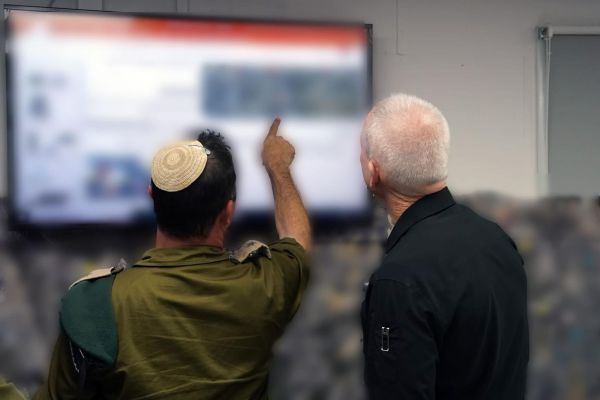 גלנט: "גם בהפוגה יהיה לכוחות בעזה ליווי מודיעיני"