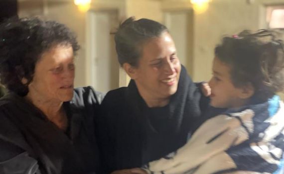 אחרי השחרור: אביגיל עידן נפגשה עם דודתה וסבתה
