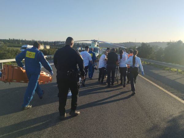 גבר נפצע קשה בתאונה בין רכב למשאית סמוך לעין תות