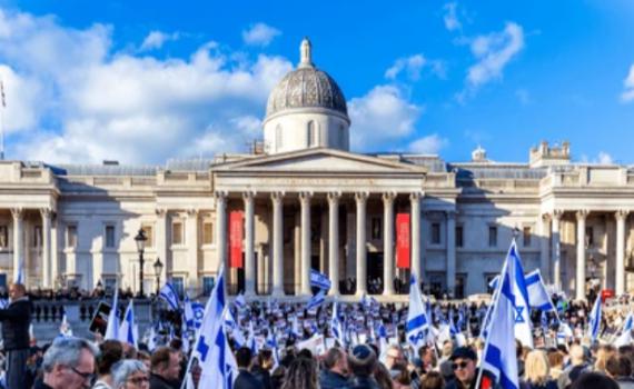 עשרות אלפים צועדים בלונדון בעד ישראל