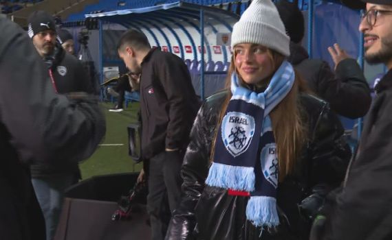 לפני המשחק מול רומניה: נועה קירל שרה את התקווה