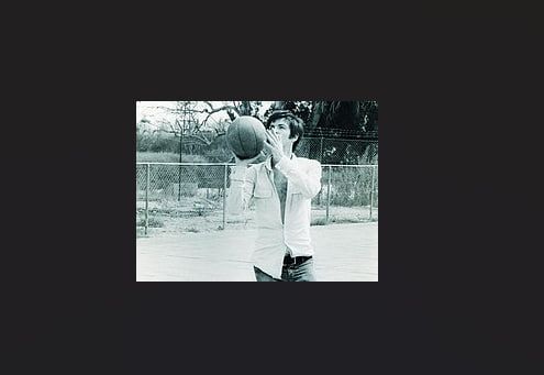 אדומה שלי: הצד הספורטיבי של אריק איינשטיין