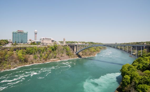 המעבר נסגר: רכב התפוצץ בגבול בין ארה"ב וקנדה