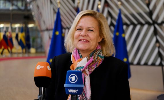 שרת הפנים הגרמנית אסרה על פעילות חמאס במדינה