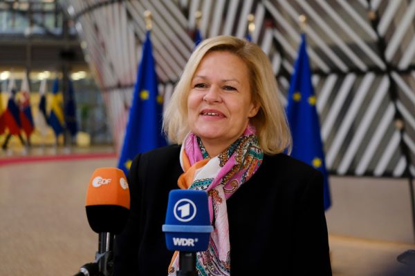 שרת הפנים הגרמנית אסרה על פעילות חמאס במדינה