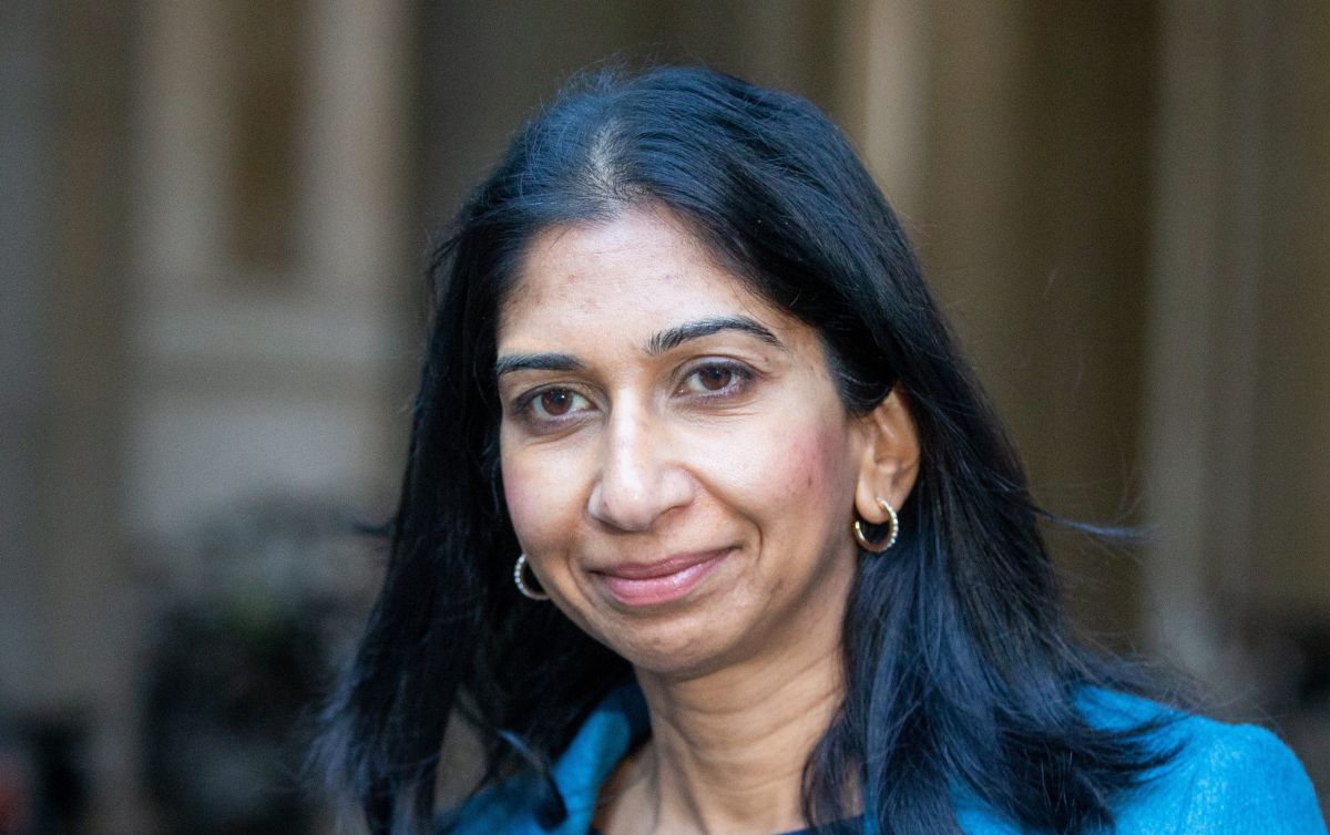 שרה בבריטניה פוטרה לאחר שתקפה את תומכי חמאס