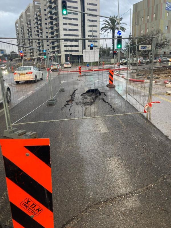 רמת גן: בולען נפעל בדרך שיבא, נתיב נחסם לתנועה