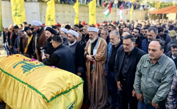 הרתעה? חיזבאללה קיים תהלוכה 200 מטר מהגבול