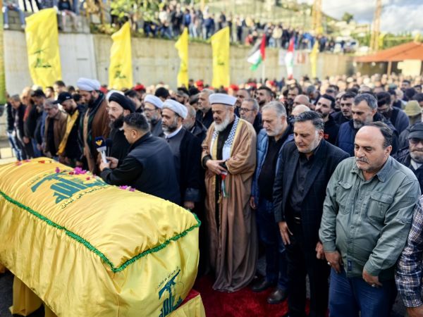 הרתעה? חיזבאללה קיים תהלוכה 200 מטר מהגבול