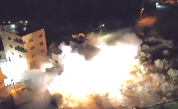 נהרס בית המחבל שרצח את האב ובנו בחווארה