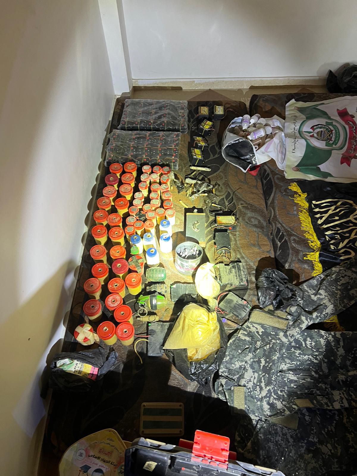 רימונים בתוך תיק ילדים: הלחימה בחאן יונס מתרחבת