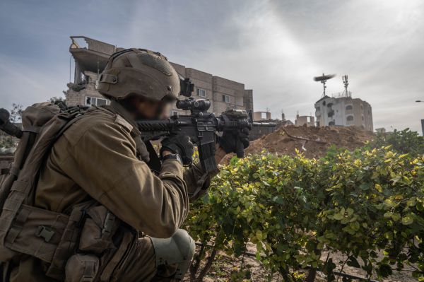 צפו: לוחמי צה"ל כבשו את הכיכר המרכזית בחאן יונס